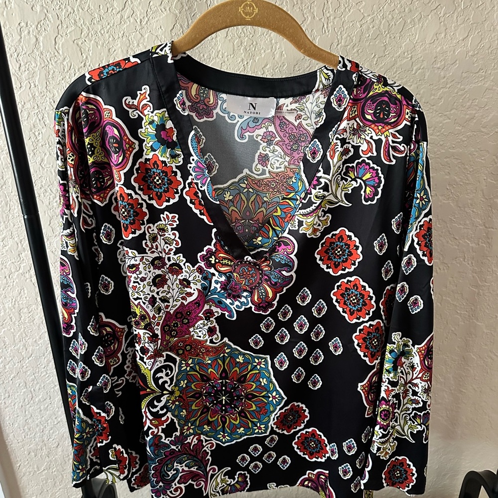 Natori Black Satin Paisley V-Neck Long Sleeve Top and Matching Pant